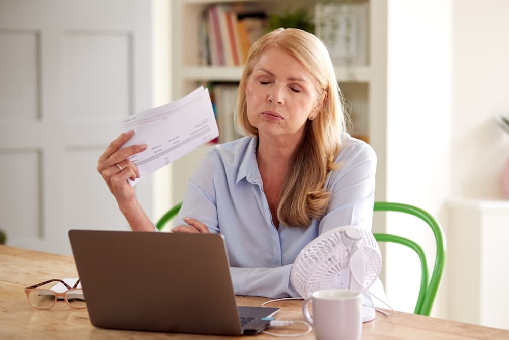 Menopauza – naturalny etap czy problem zdrowotny? Objawy, leczenie i rola ginekologa